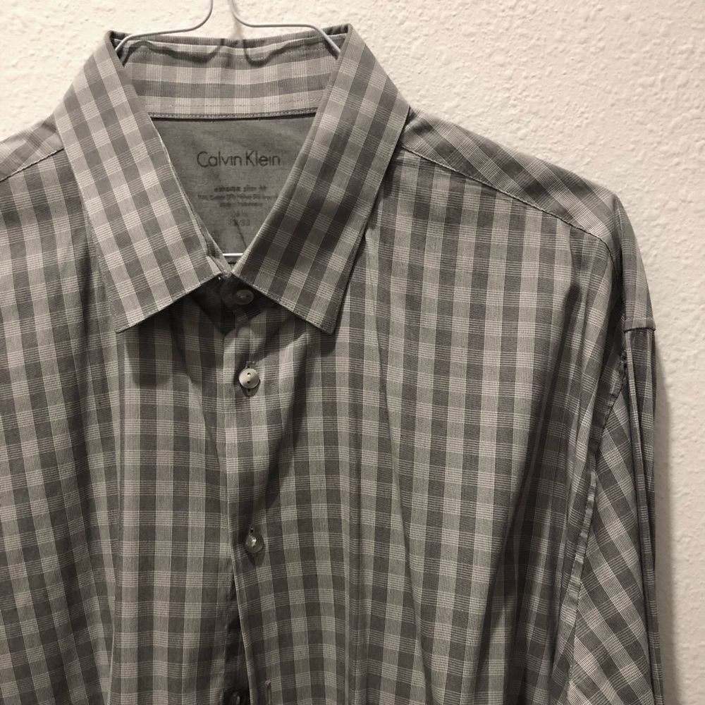 Calvin Klein gray plaid slim fit dress shirt (16.5 x 32–33)